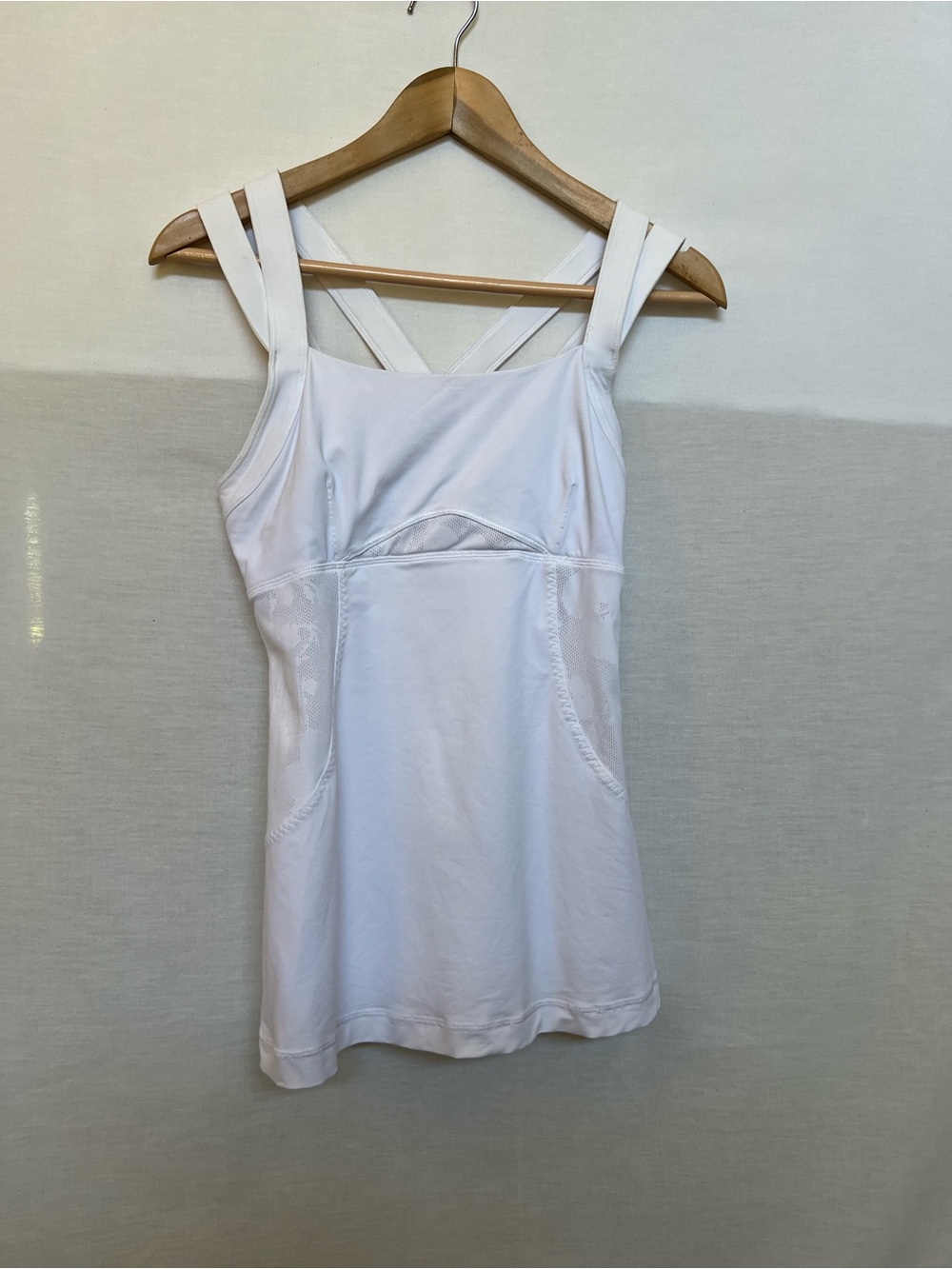 lululemon athletica White Built-In Shelf Bra Tank